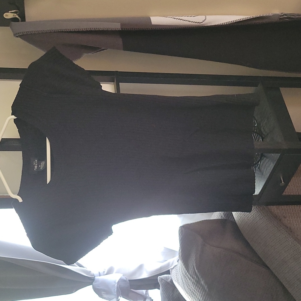 Rue 21 black short sleeve shirt size M